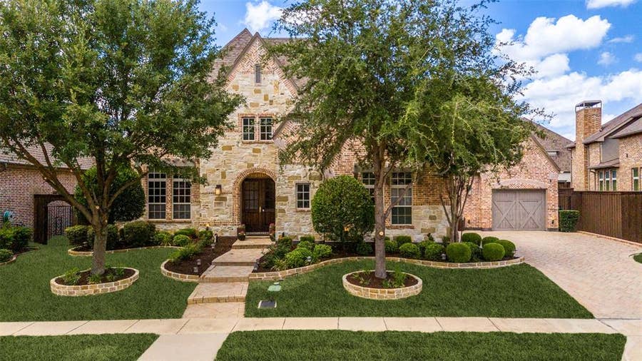 Property photo for 635 Fountainview Drive, Irving, TX