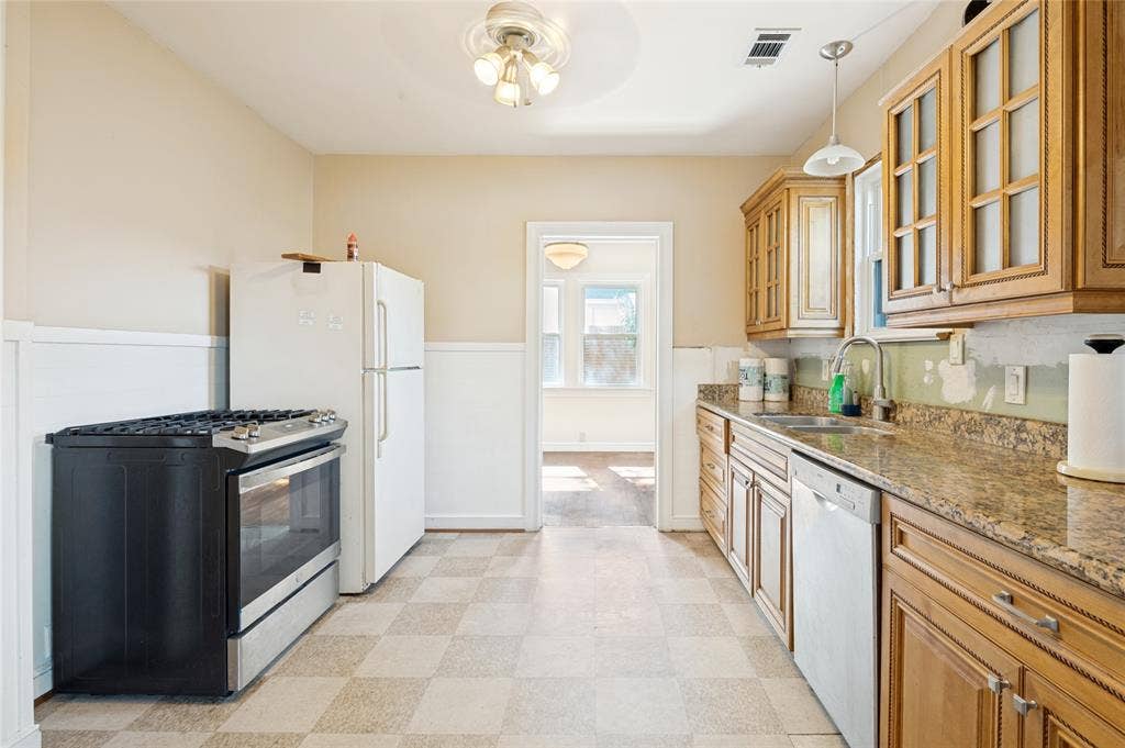 2741 Catherine Street, Dallas, TX 75211 2741 Catherine Street, Dallas, TX 75211