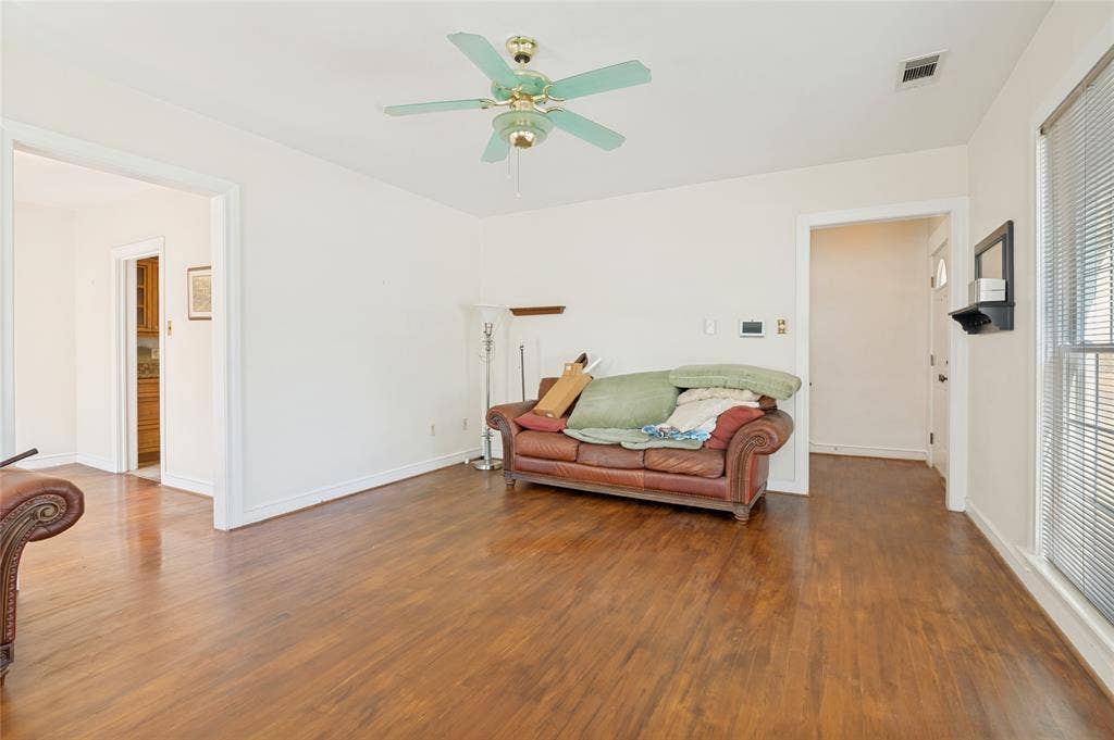 2741 Catherine Street, Dallas, TX 75211 2741 Catherine Street, Dallas, TX 75211