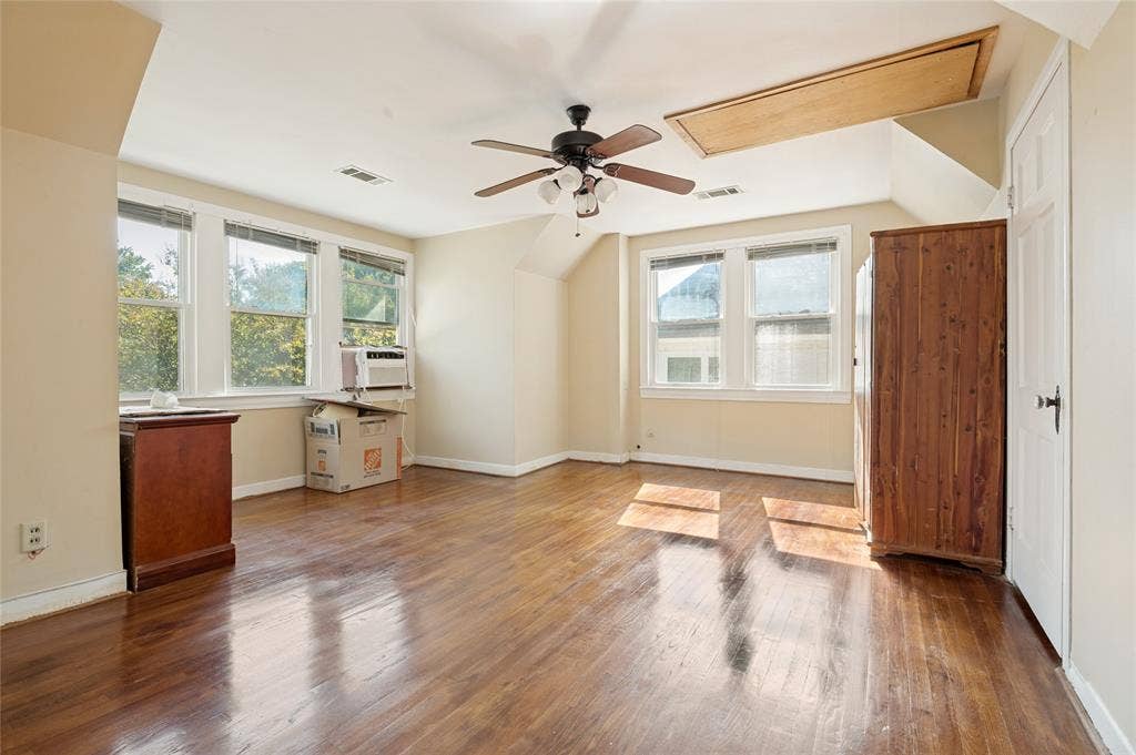 2741 Catherine Street, Dallas, TX 75211 2741 Catherine Street, Dallas, TX 75211