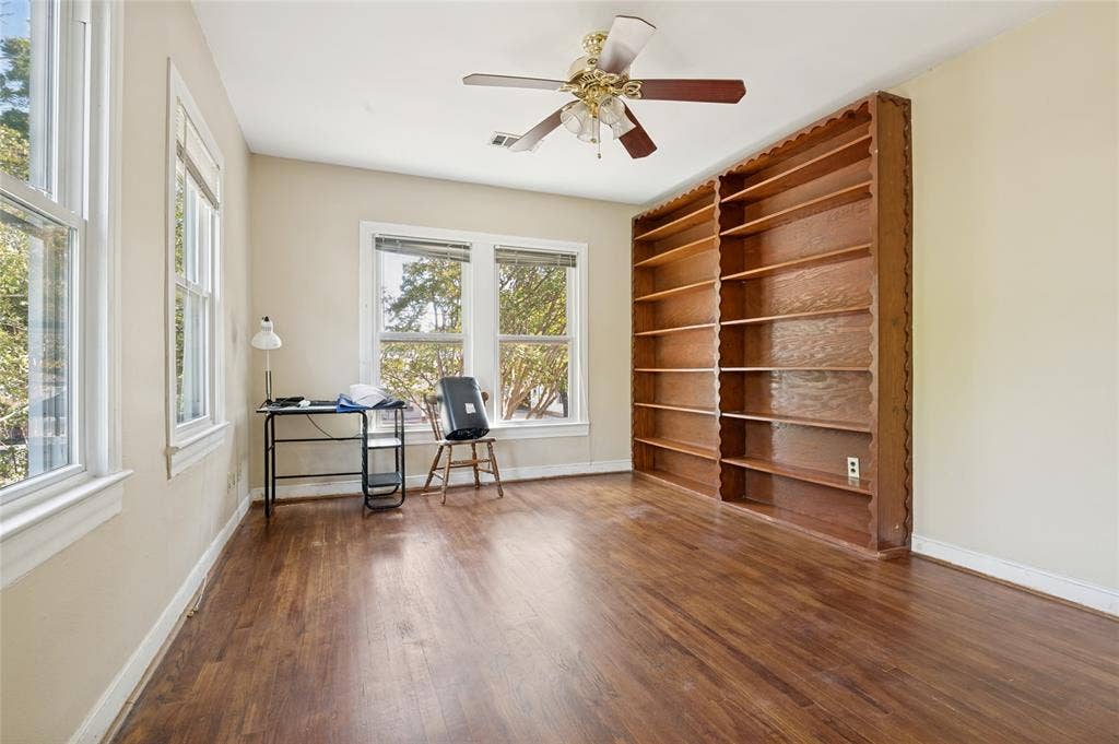 2741 Catherine Street, Dallas, TX 75211 2741 Catherine Street, Dallas, TX 75211