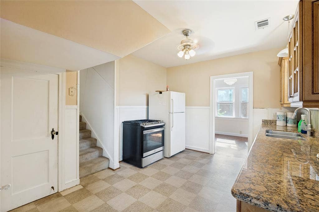 2741 Catherine Street, Dallas, TX 75211 2741 Catherine Street, Dallas, TX 75211