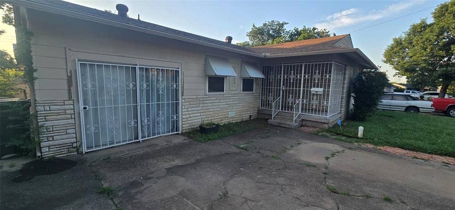 Property photo for 12052 Bellafonte Drive, Dallas, TX