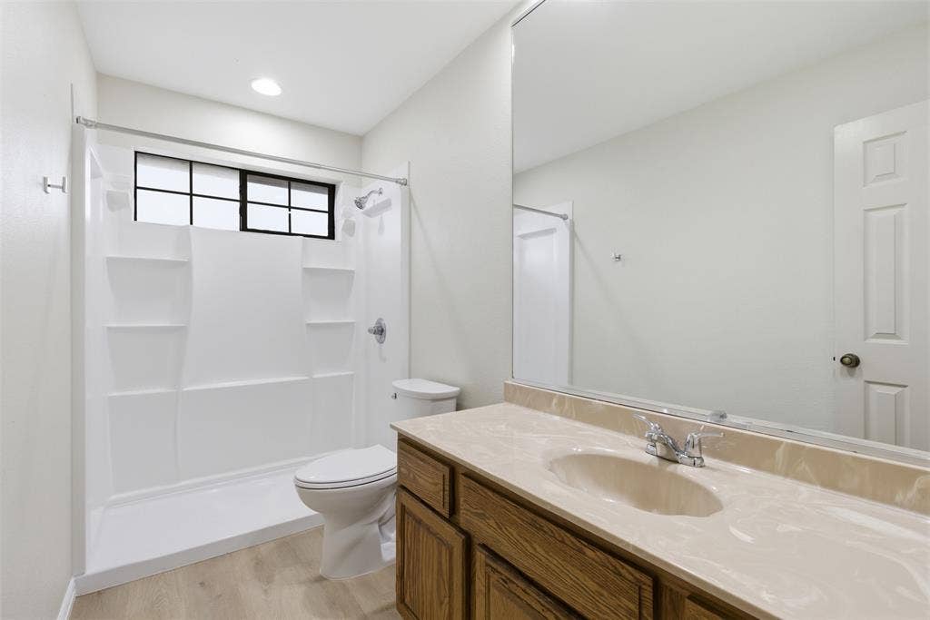 605 Buttercup Circle, Garland, TX 75040 605 Buttercup Circle, Garland, TX 75040