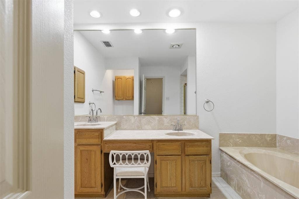 605 Buttercup Circle, Garland, TX 75040 605 Buttercup Circle, Garland, TX 75040