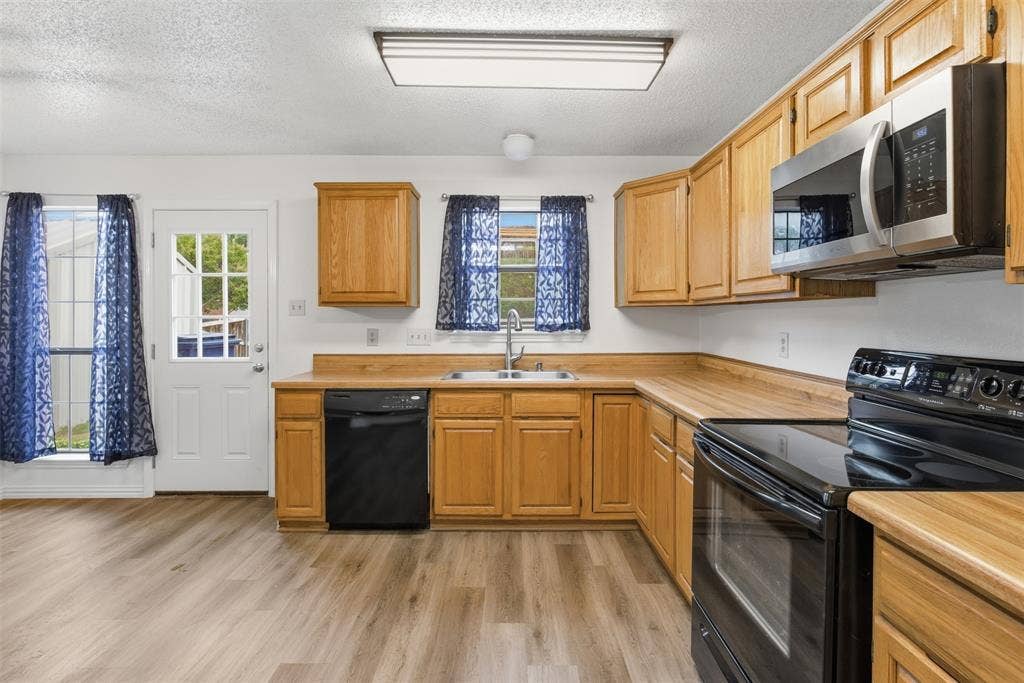605 Buttercup Circle, Garland, TX 75040 605 Buttercup Circle, Garland, TX 75040