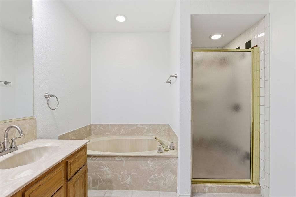 605 Buttercup Circle, Garland, TX 75040 605 Buttercup Circle, Garland, TX 75040