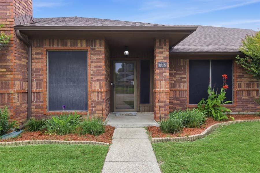 Property photo for 605 Buttercup Circle, Garland, TX