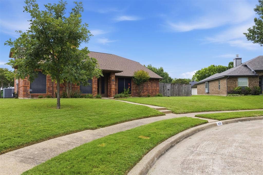 605 Buttercup Circle, Garland, TX 75040 605 Buttercup Circle, Garland, TX 75040