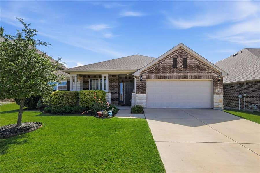 Property photo for 8120 Horseman Road, Fort Worth, TX