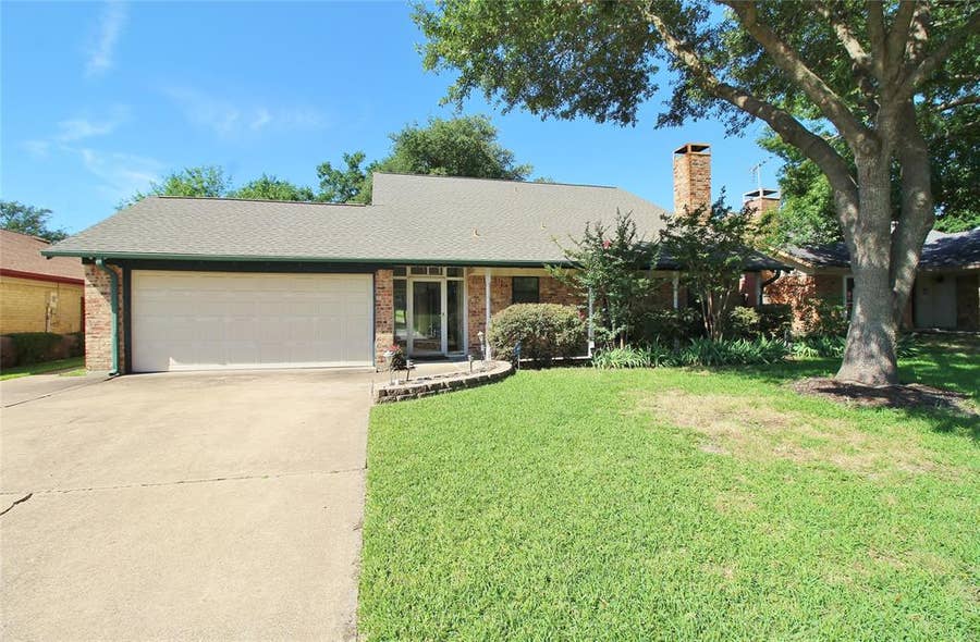 Property photo for 822 Via Valencia, Mesquite, TX