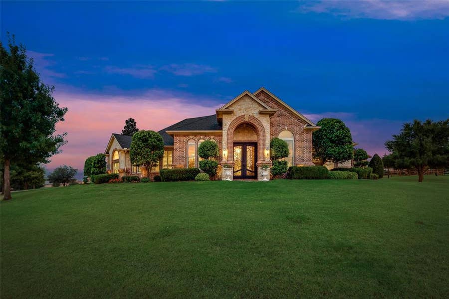 Property photo for 2012 Winthrop Hill Road, Denton, TX