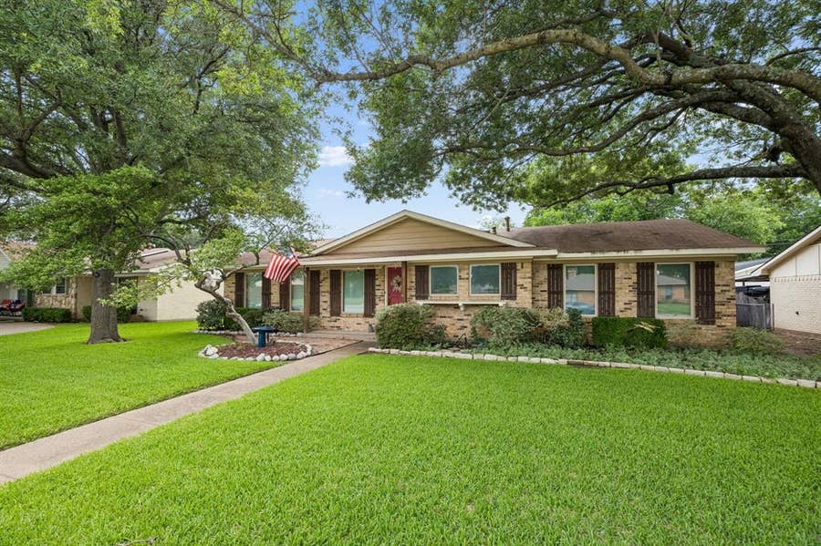 Property photo for 2016 Custer Parkway, Richardson, TX