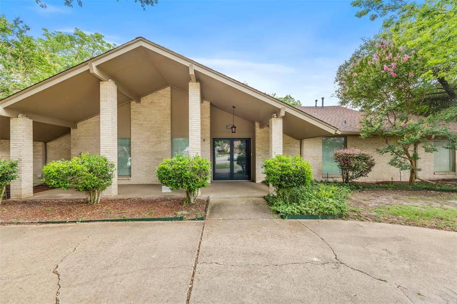 Property photo for 802 Rock Canyon Drive, Duncanville, TX
