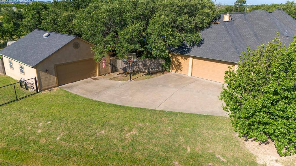 182 Lakeview Drive, Aledo, TX 76008 182 Lakeview Drive, Aledo, TX 76008