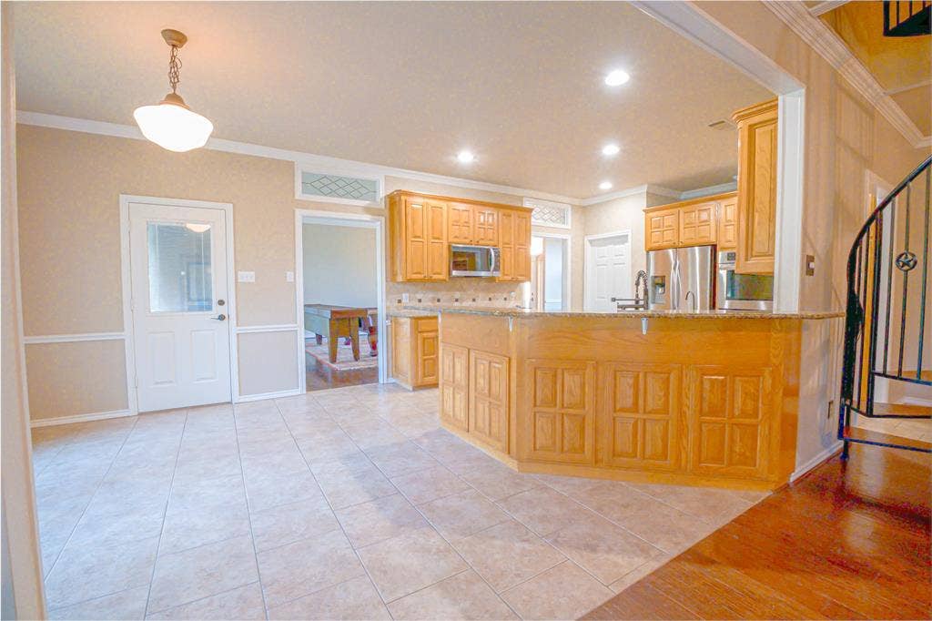 182 Lakeview Drive, Aledo, TX 76008 Additional view in dining room area.