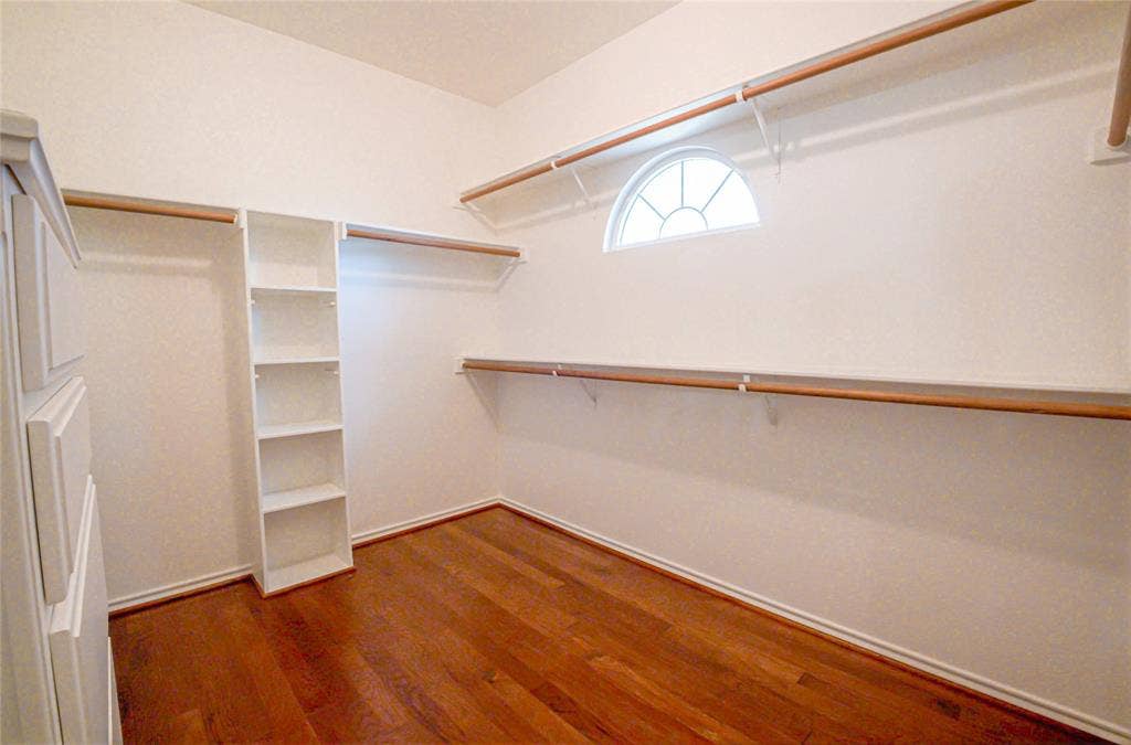 182 Lakeview Drive, Aledo, TX 76008 Primary closet.