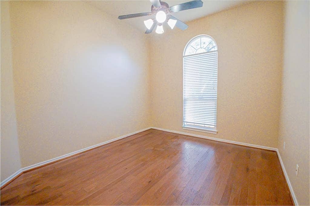182 Lakeview Drive, Aledo, TX 76008 2nd bedroom or could be office near primary bedroom & foyer.