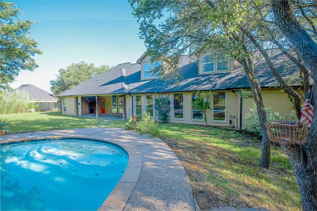 182 Lakeview Drive, Aledo, TX 76008 182 Lakeview Drive, Aledo, TX 76008
