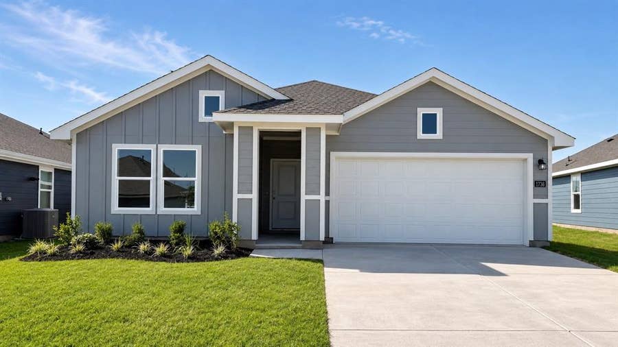 Property photo for 1736 LEEVON Lane, Fort Worth, TX