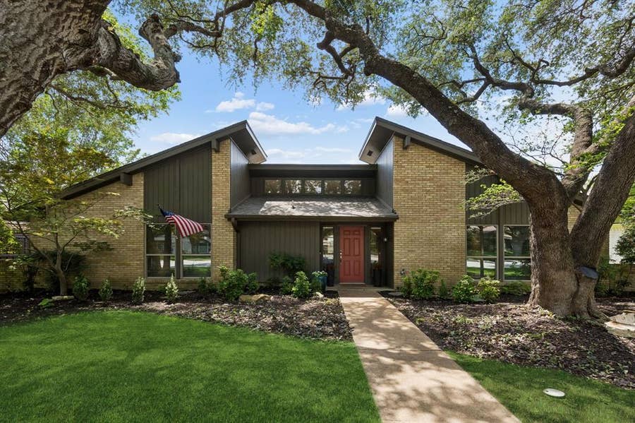Property photo for 7055 Merriman Parkway, Dallas, TX