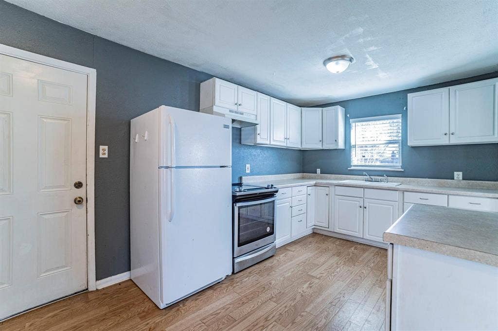 900 Elizabeth Boulevard, Granbury, TX 76048 900 Elizabeth Boulevard, Granbury, TX 76048