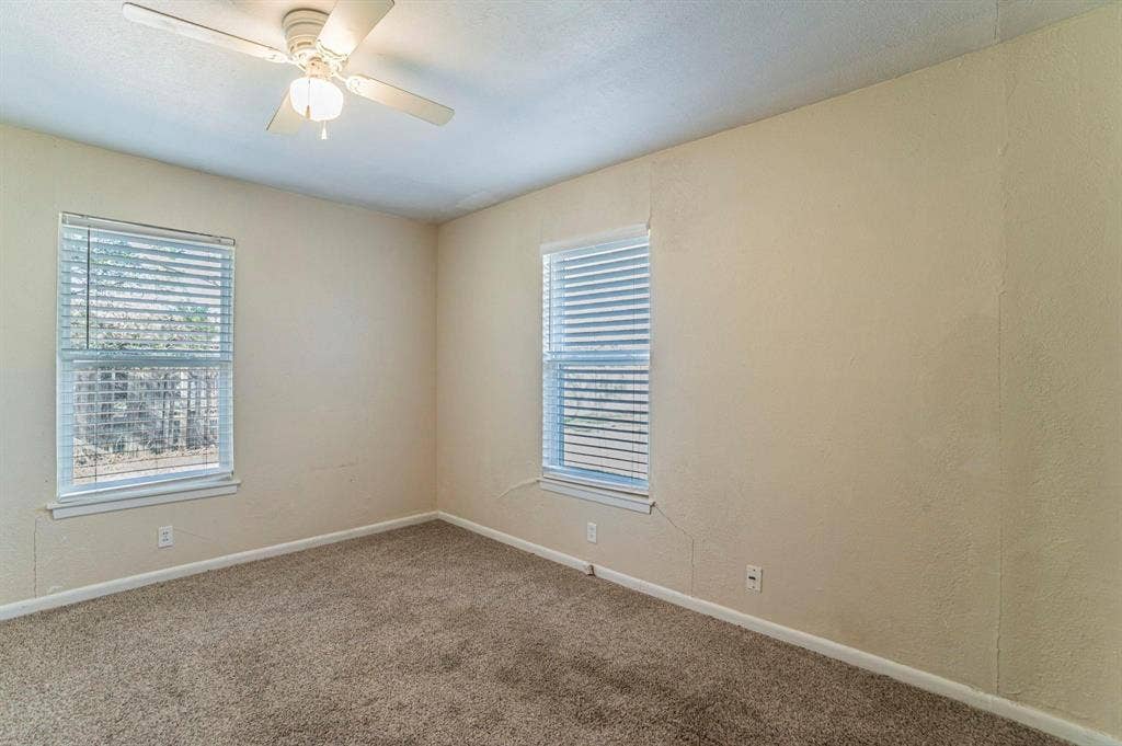 900 Elizabeth Boulevard, Granbury, TX 76048 900 Elizabeth Boulevard, Granbury, TX 76048