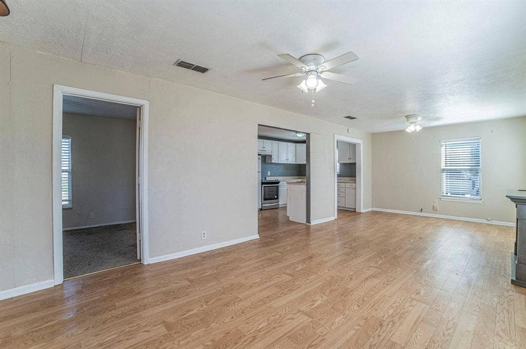 900 Elizabeth Boulevard, Granbury, TX 76048 900 Elizabeth Boulevard, Granbury, TX 76048