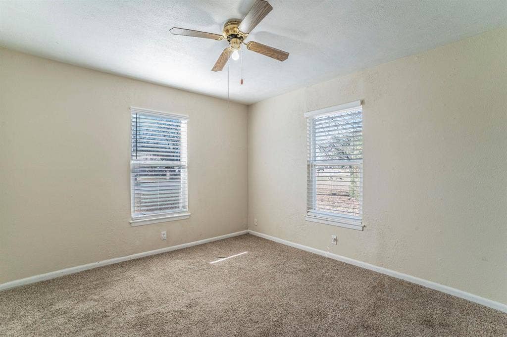 900 Elizabeth Boulevard, Granbury, TX 76048 900 Elizabeth Boulevard, Granbury, TX 76048
