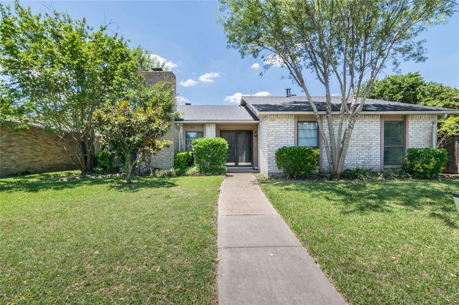 Property photo for 3314 Ridgemoor Drive, Garland, TX