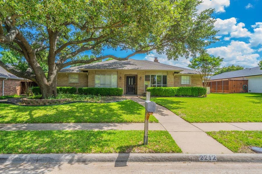 Property photo for 2212 Vickers Drive, Plano, TX