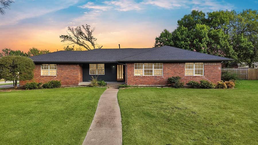 Property photo for 1618 Comanche Trail, Garland, TX