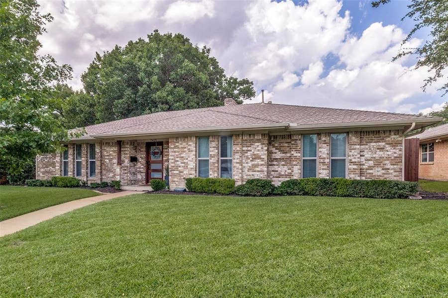 Property photo for 7429 La Manga Drive, Dallas, TX