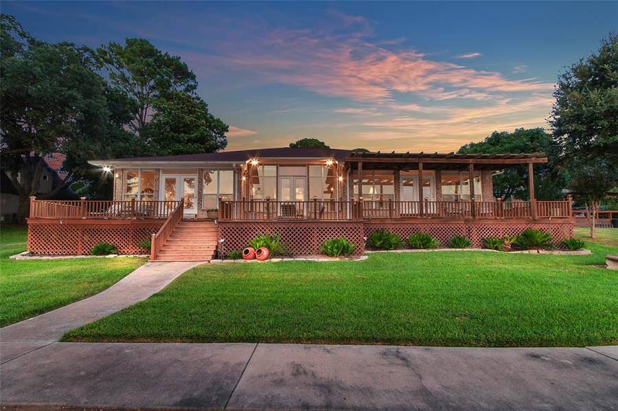 Property photo for 144 Redondo Drive, Gun Barrel City, TX