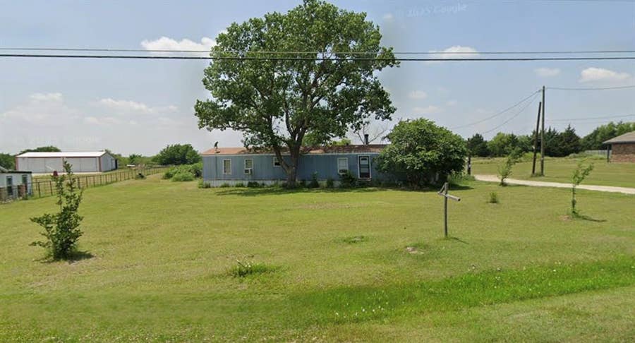 Property photo for 990 Willow Creek Road, Palmer, TX