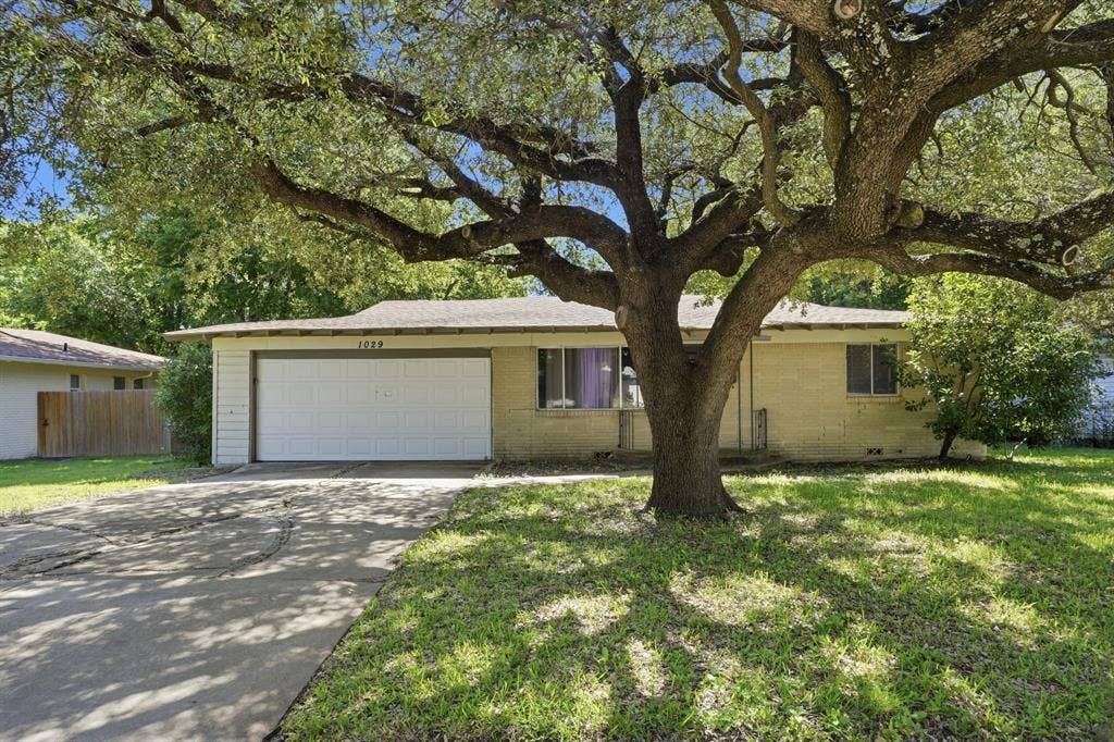 1029 Usher Street, Benbrook, TX 76126 1029 Usher Street, Benbrook, TX 76126