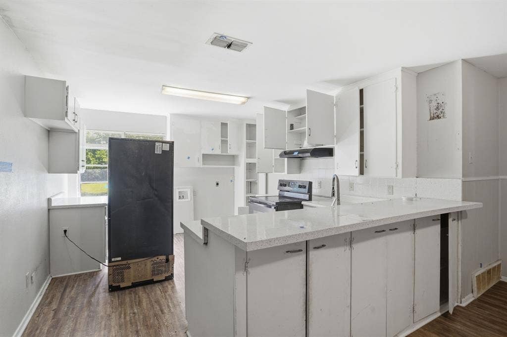 1029 Usher Street, Benbrook, TX 76126 1029 Usher Street, Benbrook, TX 76126