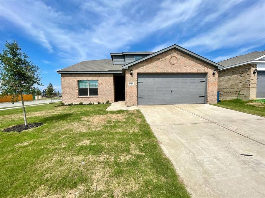 Property photo for 1946 Canterbury Drive, Seagoville, TX