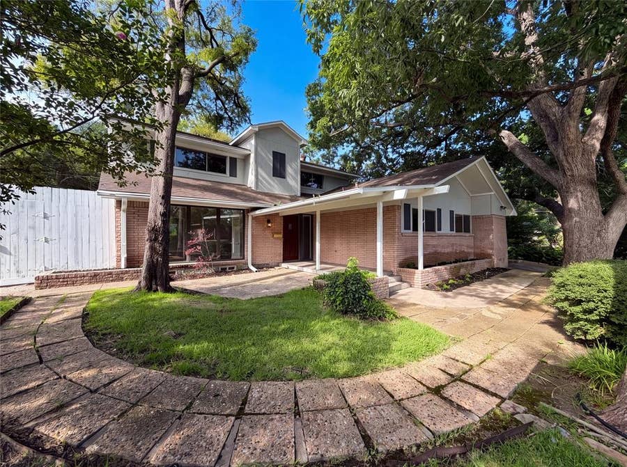 Property photo for 6878 Burwood Lane, Dallas, TX
