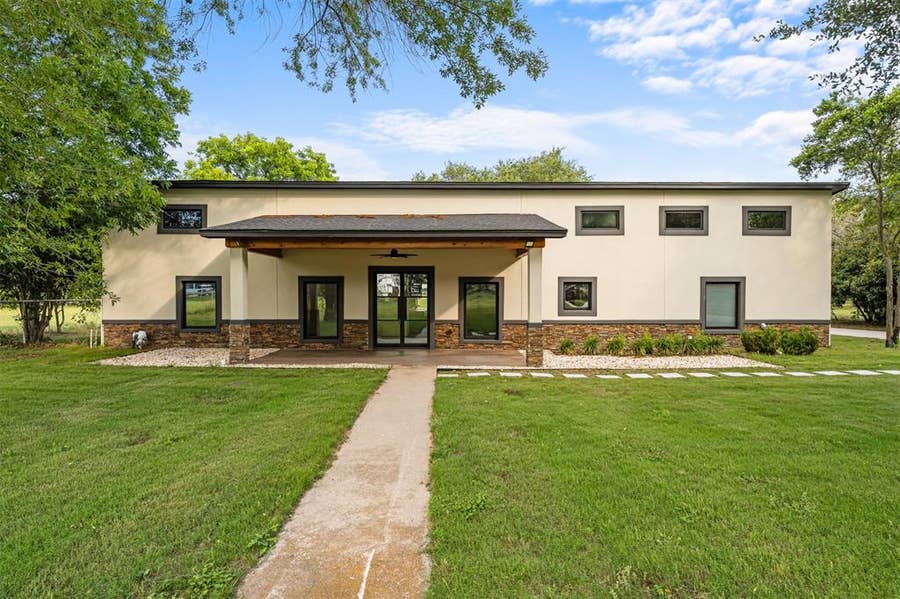 Property photo for 1215 E Stegall Road, Robinson, TX