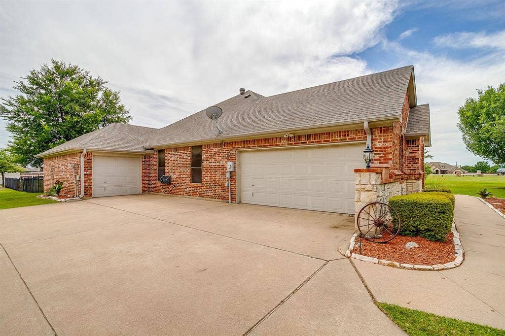 709 Lonesome Prairie Trail, Haslet, TX 76052