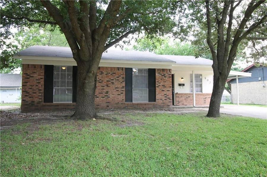 Property photo for 902 Lindo Drive, Mesquite, TX