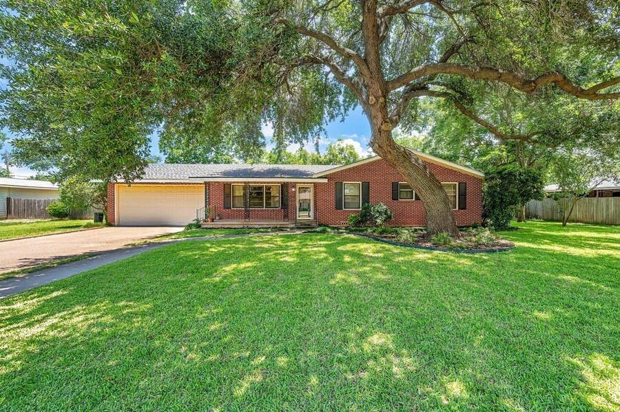 Property photo for 421 Bellaire Drive, Woodway, TX