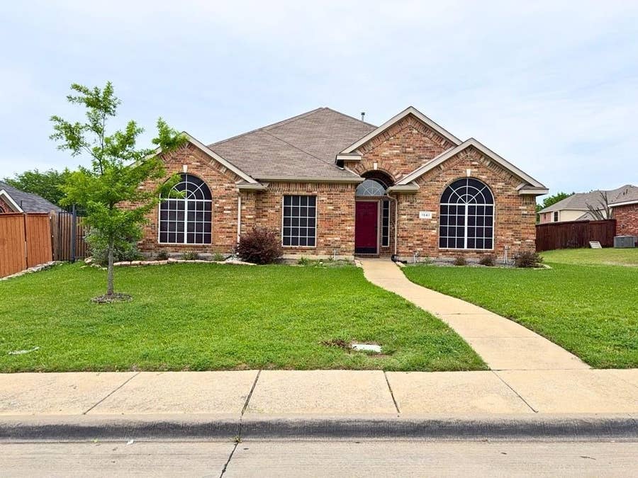 Property photo for 1541 Mountain Laurel Lane, DeSoto, TX