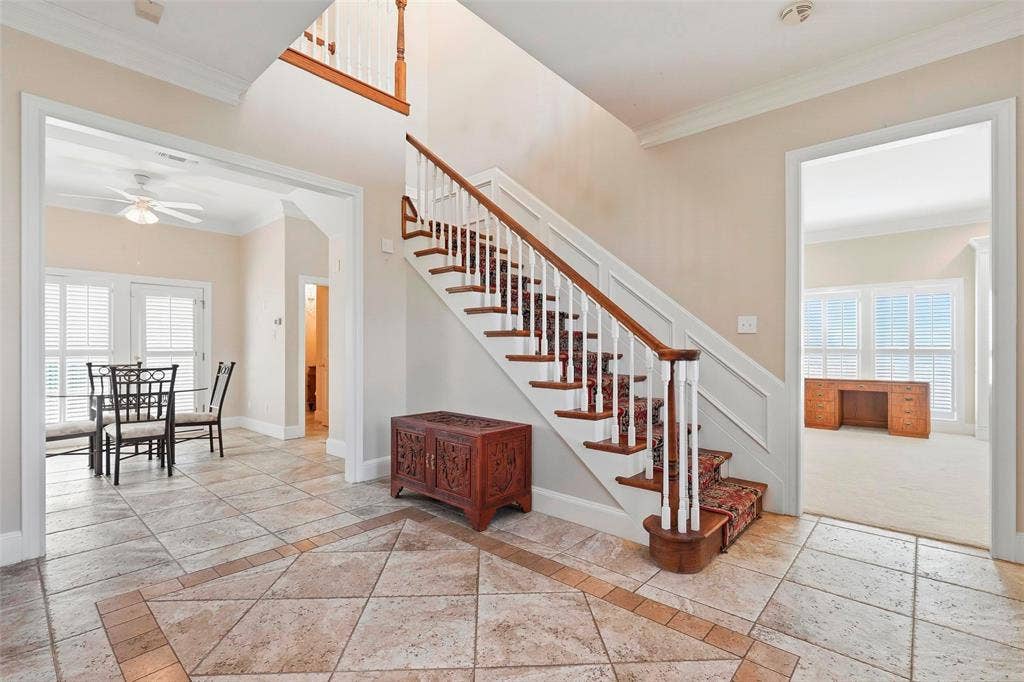 5949 River Bend Drive, Benbrook, TX 76132 Entry