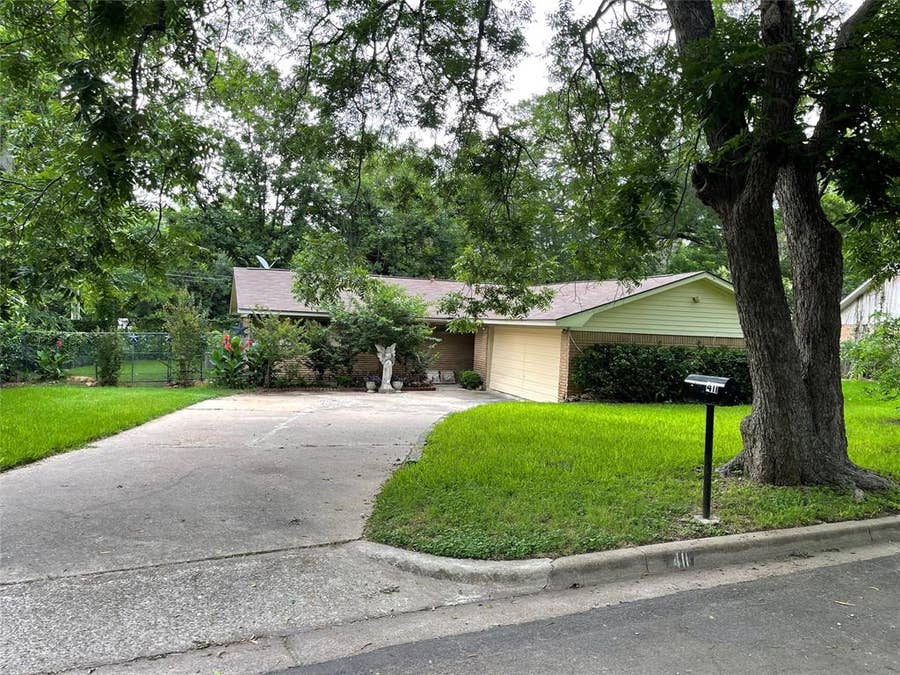 Property photo for 411 Brookwood Drive, Woodway, TX