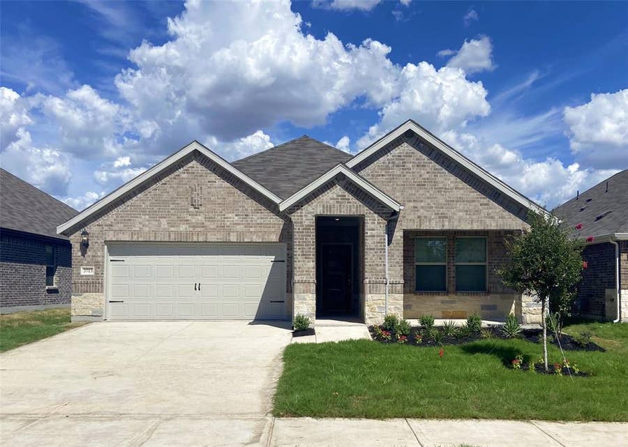 Property photo for 3713 Canyon Drive, Farmersville, TX