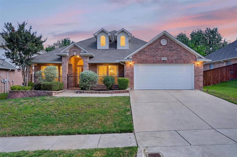 Property photo for 4821 Diamond Trace Trail, Fort Worth, TX