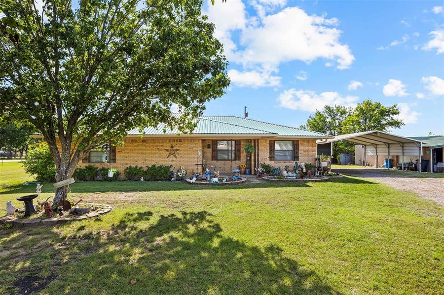 Property photo for 2073 Fm 1182, Ennis, TX