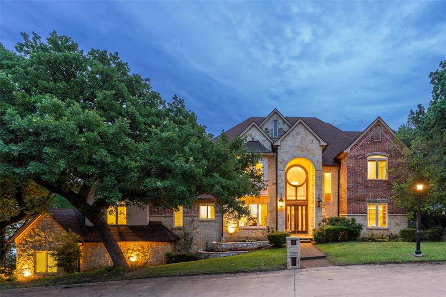 Property photo for 2639 Hemingway Court, Arlington, TX